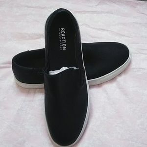 Kenneth Cole reaction black keena loafers size 81/